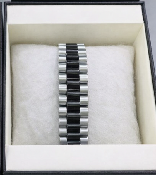 Black Dial Watch Date Style Watch – Elegant Diamond Markers & Stainless Steel Band