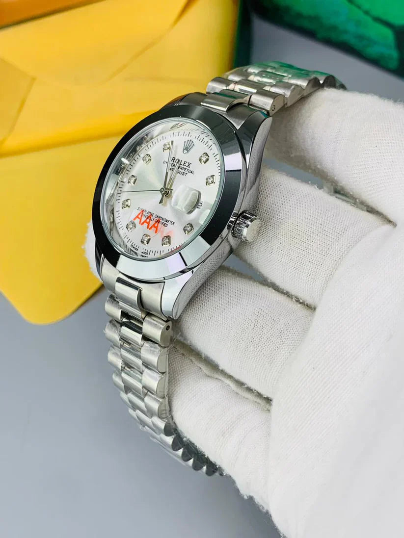 Luxury Silver Dial Watch Date Style Watch – Elegant Diamond Markers & Stainless Steel Band